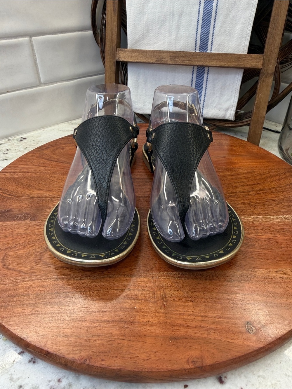 Sam & Libby Black Thong Sandals for Women - Sleek Everyday Comfort